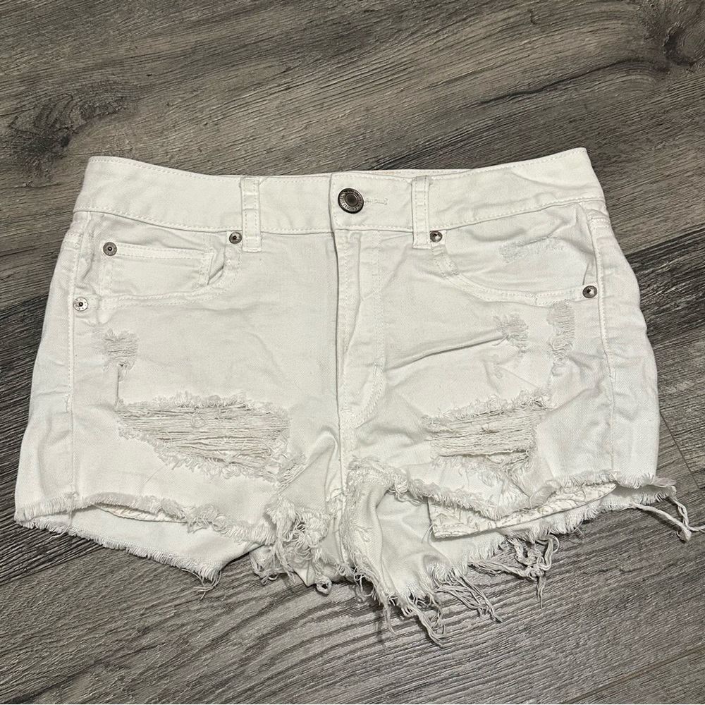 American Eagle “hi-rise shortie” shorts - women’s size 6 - white